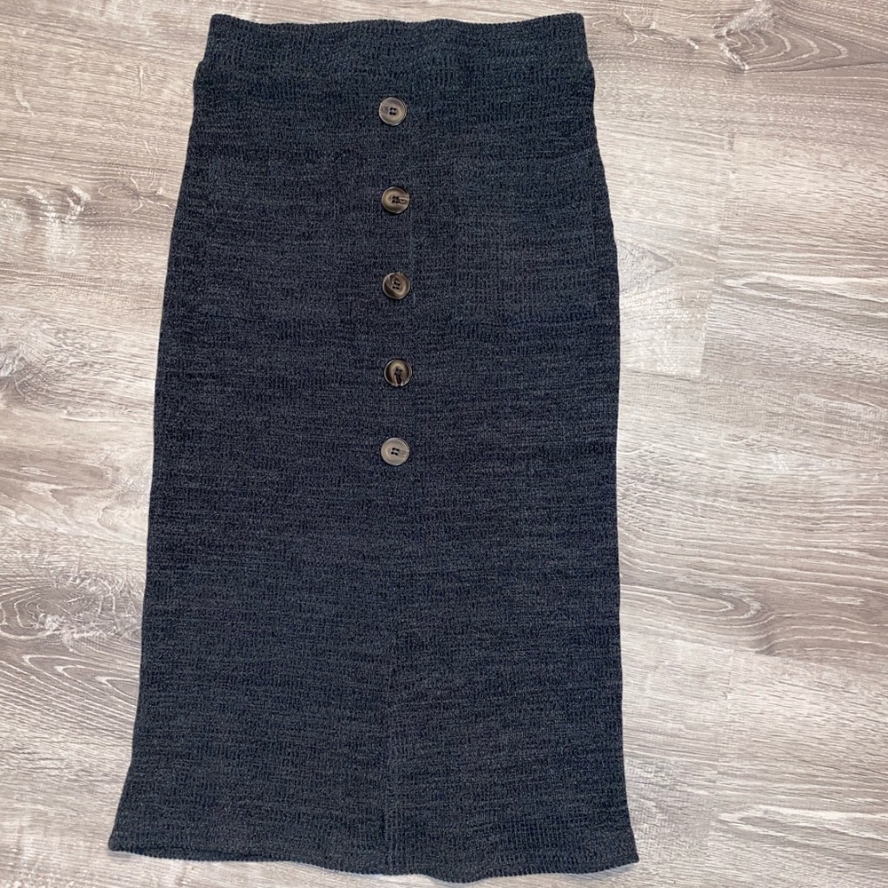 Klassy Girl Boutique gray midi sweater skirt 💕